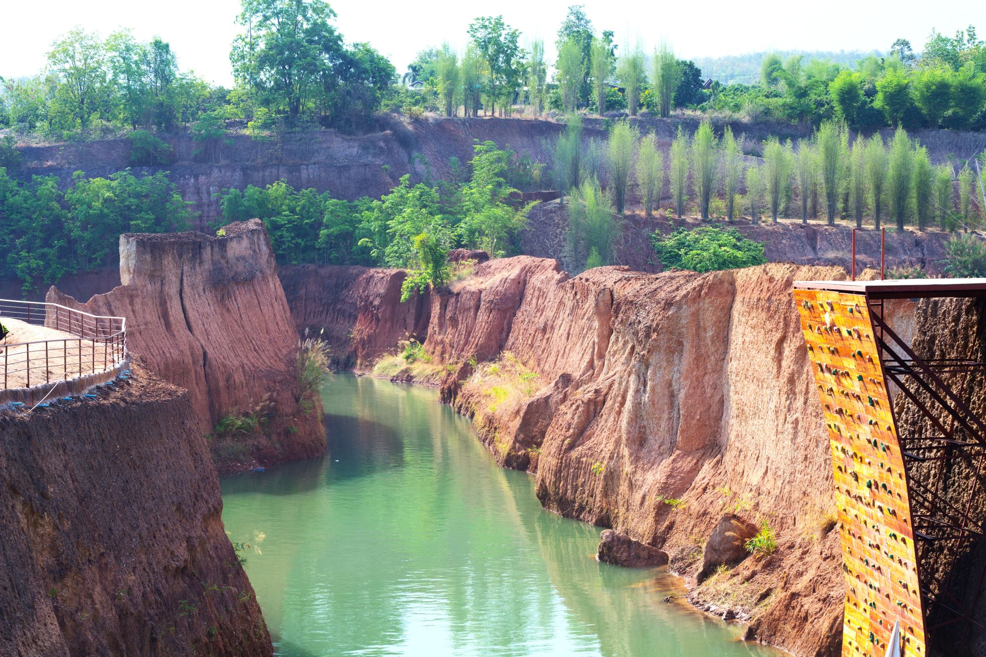 THAJSKO_Grand canyon Chiang mai_2000