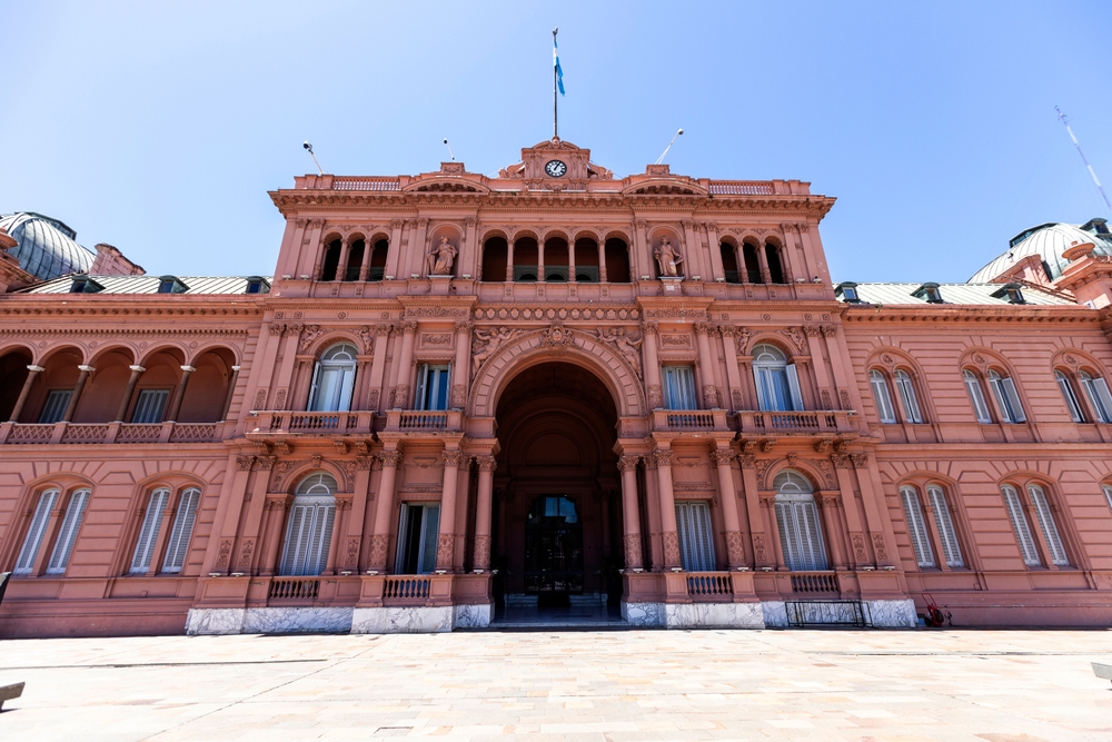 Casa Rosada, prezidentský palác na Plaza de Mayo v historickom centre Buenos Aires v Argentíne